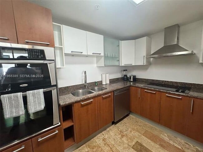 Building Photo - 170 SE 14th St