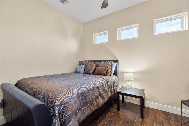 Building Photo - 479 Brown Rd