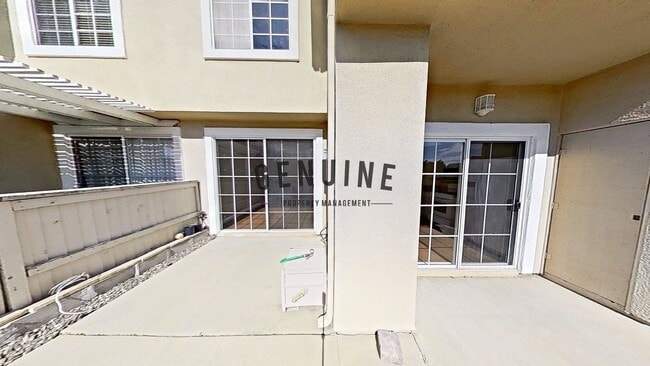 Building Photo - Dual Master Two Bedroom Townhouse in Gated...