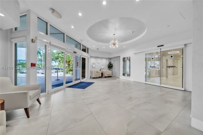 Building Photo - 3001 S Ocean Dr