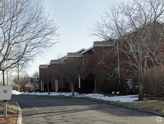 Building Photo - 32 Library Ave