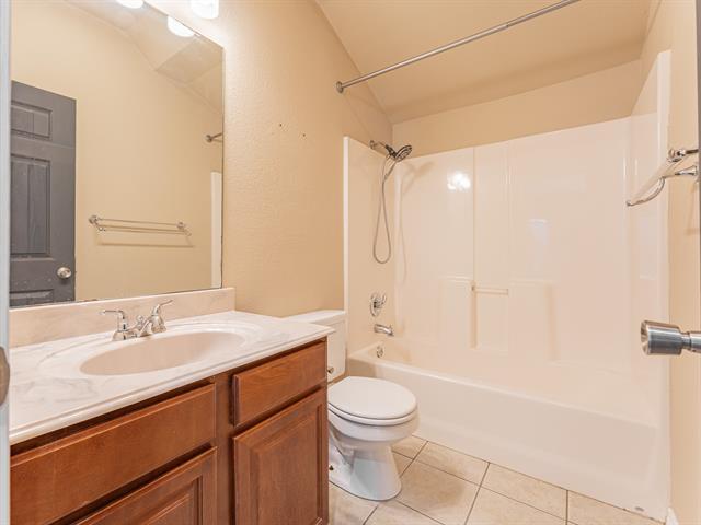 Building Photo - 210 Sendero Dr