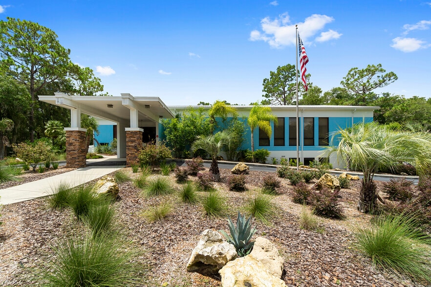 Country club facilities - 19615 SW 93rd Lane