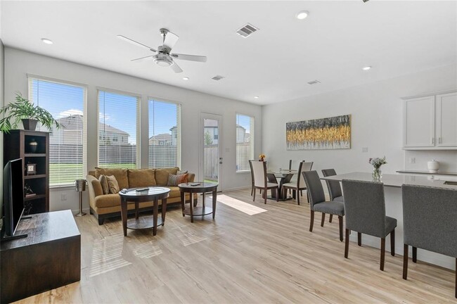 Building Photo - 21122 Rio San Jose Ct