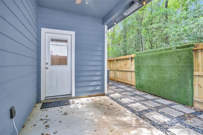 Building Photo - 286 Westchase St