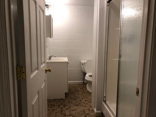 Building Photo - 206 Oleander Rd