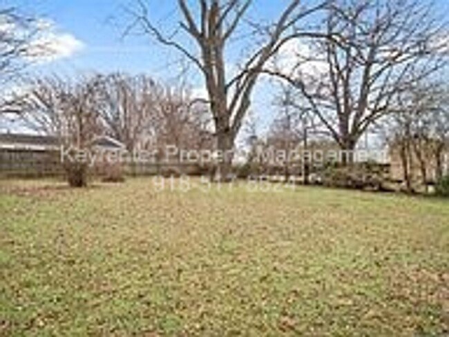 Building Photo - Updated 2 Bed 1 Bath Rental Home Tulsa