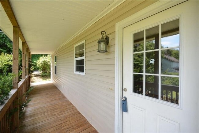 Building Photo - Adorable 2 Bed, 1 Bath Home in South Fayette - Covered Porches, Large Yard - Available as early a...