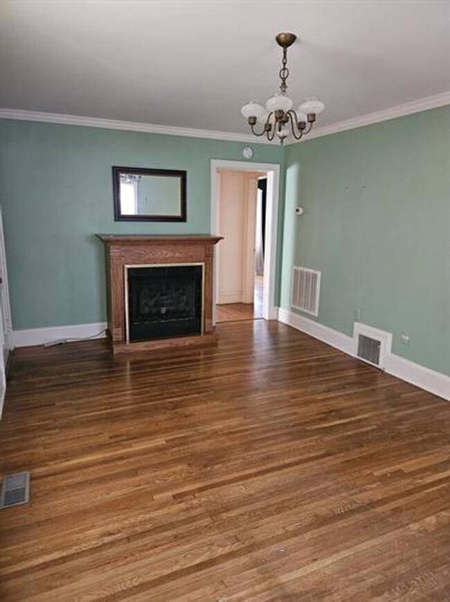 Building Photo - ***Coming Soon – Charming 2 Bed / 2 Bath Home in Bristol***