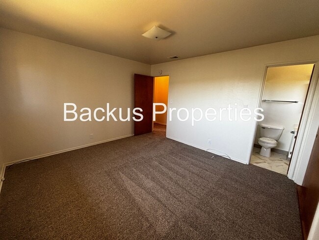 Building Photo - 790 Fairfax Dr