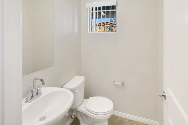 Building Photo - 4 Bedroom, with loft, North Las Vegas Home...
