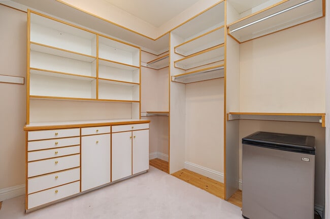 Building Photo - 17 Heron Dr