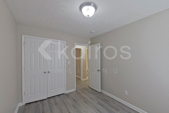 Building Photo - 150 Chapel Hill Dr