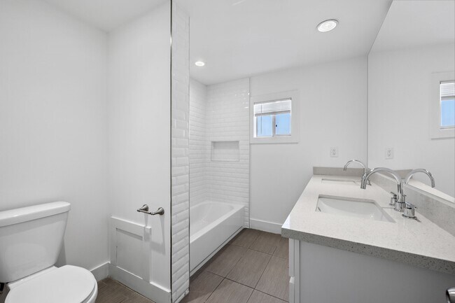 Building Photo - 234 Westheimer Rd