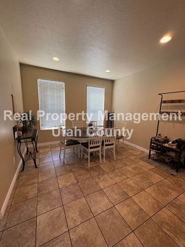 Building Photo - 3301 N 100 W