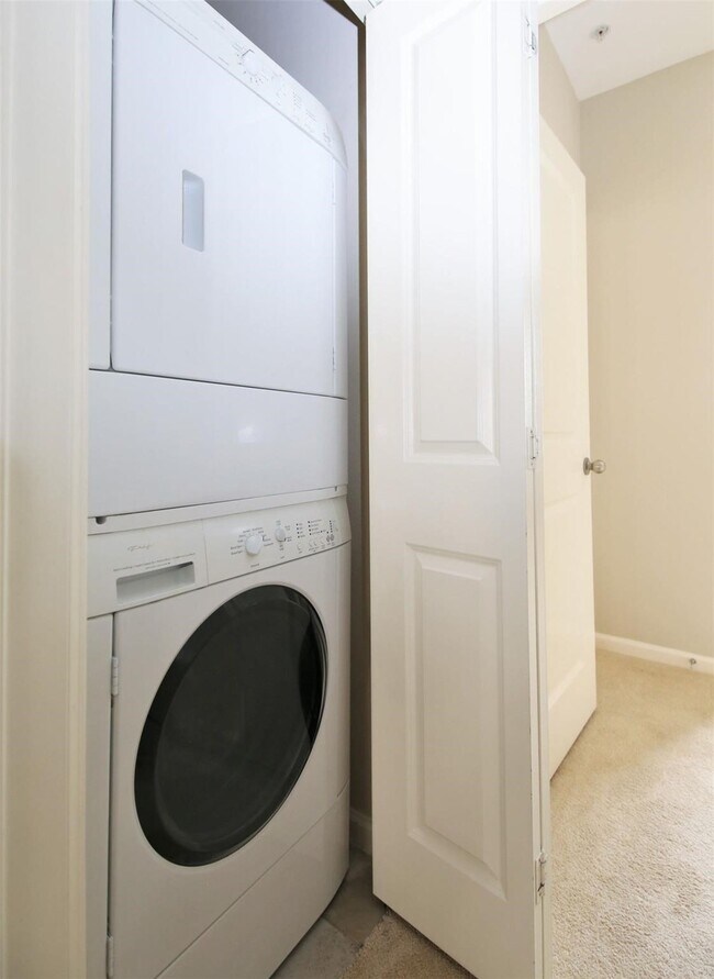 Building Photo - 2902 Chenevert St