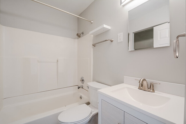Building Photo - Fantastic 3bd/1.5ba home! Let yourself in!