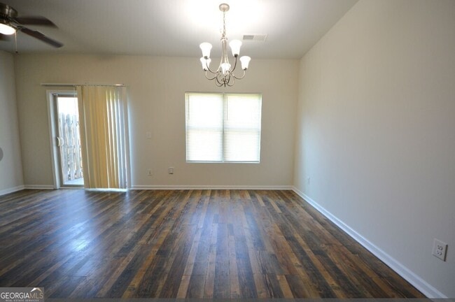 Building Photo - 1597 Iris Walk