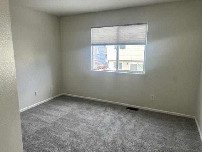 Building Photo - 3159 Heather Glen Dr