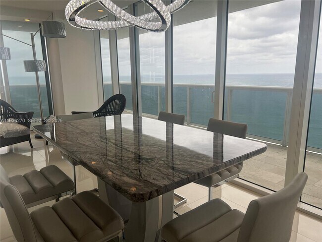 Building Photo - 1830 S Ocean Dr