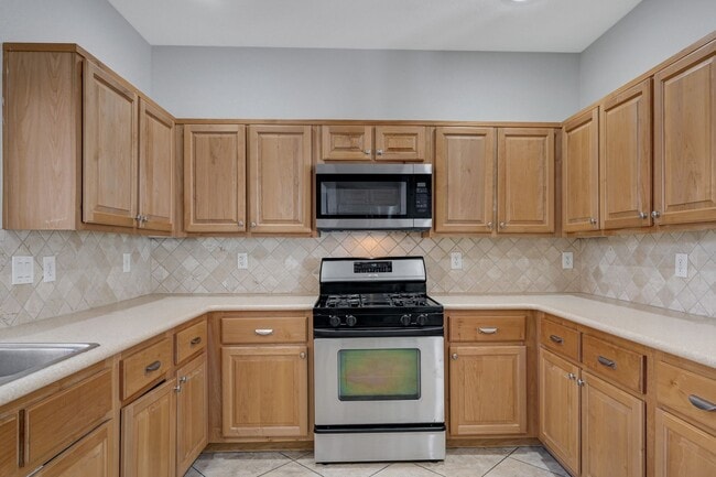 Building Photo - NORTHWEST - 2 STORY HOME - 89149