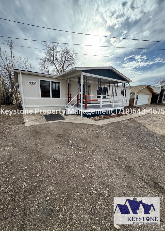 Building Photo - Country Living in a Newly Remodeled Home 3...