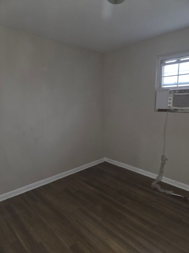 Building Photo - End Unit Townhouse