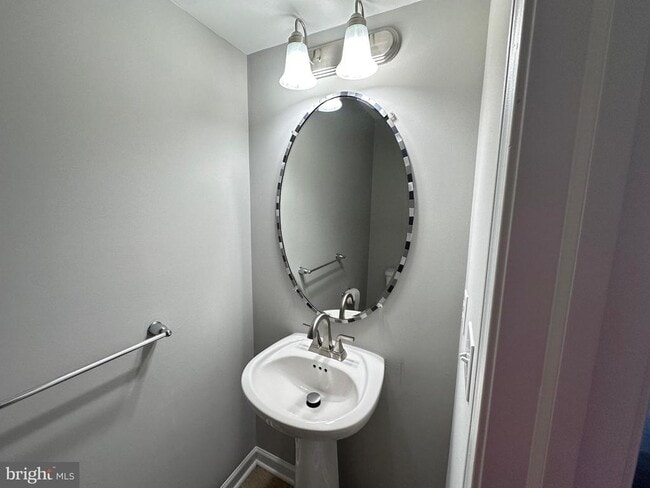 Building Photo - 220 South St