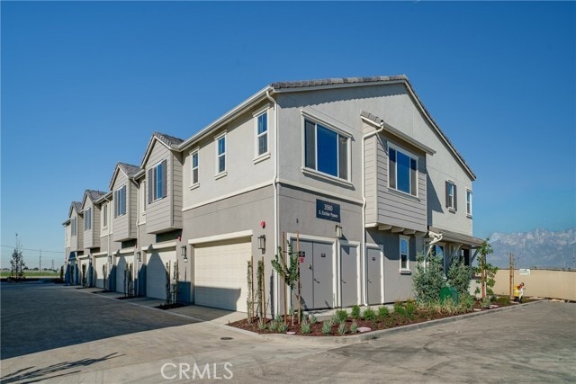 Building Photo - 3560 S Eichler Paseo