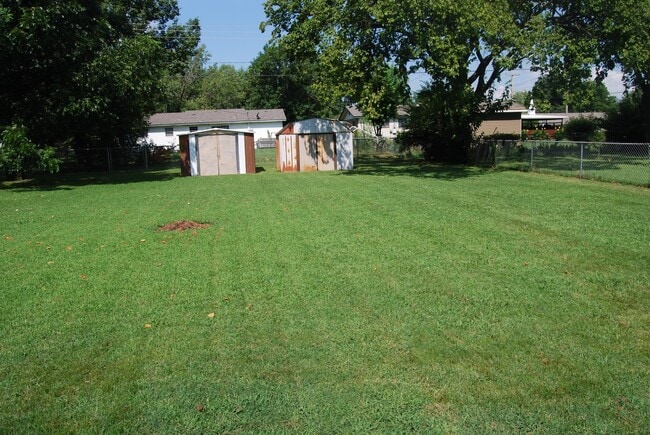 Building Photo - Beautiful 3 Bed, 1.5 Bath Home in the Hear...