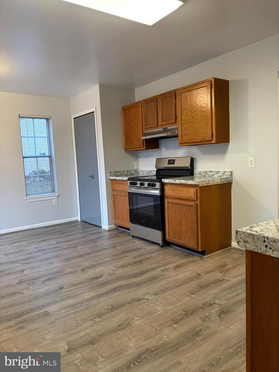 Building Photo - 424 Crisfield Dr