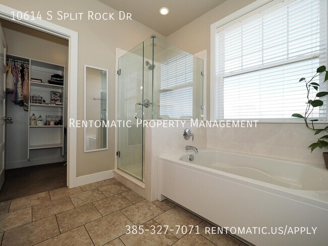 Building Photo - 10614 S Split Rock Dr
