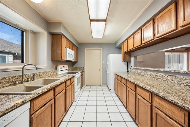 Building Photo - 2502 Kimberly Dr