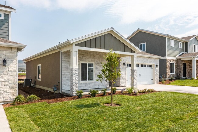 Building Photo - Light and Bright Brookside Home in Heber City