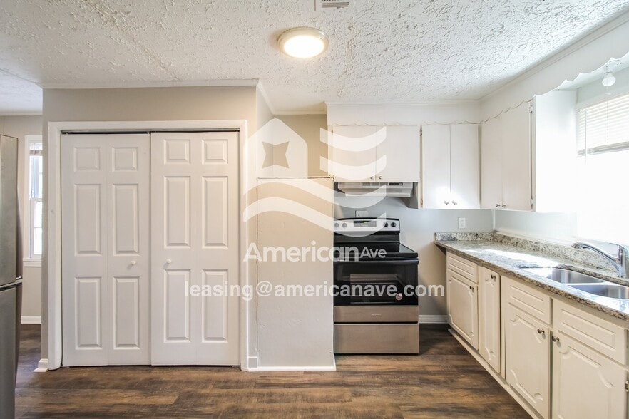 Building Photo - 120 Garland Terrace