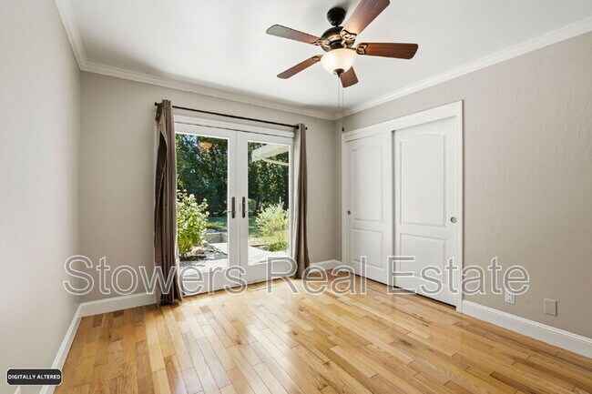 Building Photo - 18 Van Gordon Pl