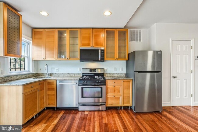 Building Photo - 1949 H St NE