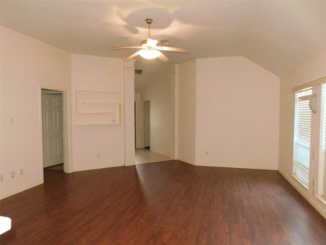 Building Photo - 2511 Branch View Ln