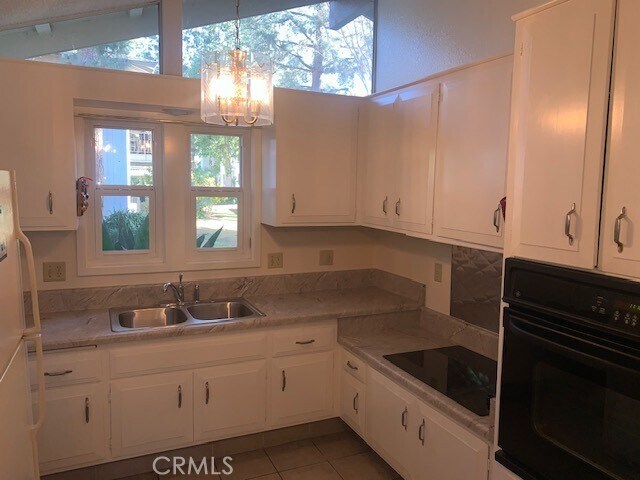 Building Photo - 279 Avenida Carmel