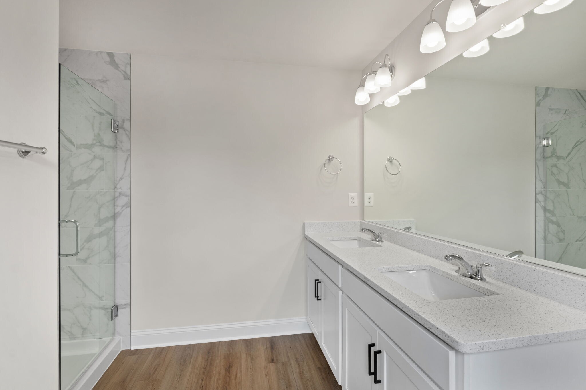Primary Bath - 2423 Anlee Rd