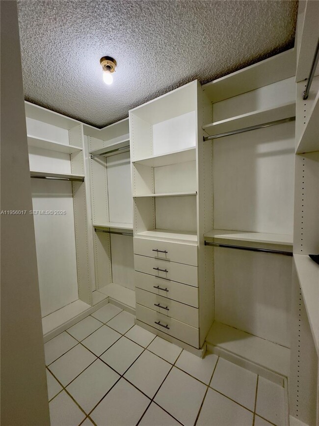 Building Photo - 1715 Whitehall Dr