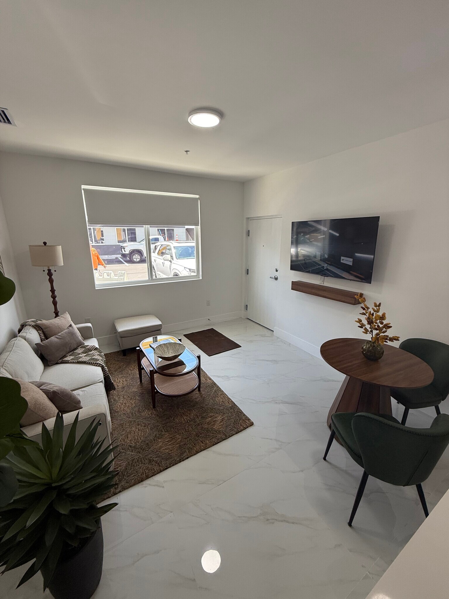 Building Photo - 972 E 28th St