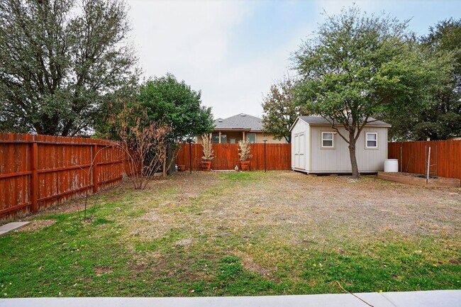 Building Photo - Spacious 3BR w/ Appliances Included + Resort-Style Community Amenities