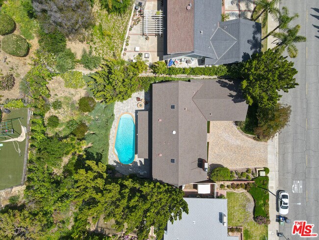 Building Photo - 4220 Towhee Dr