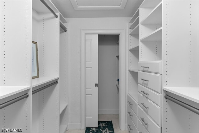 Building Photo - 1020 Swallow Ave