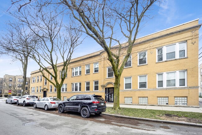 Primary Photo - 3610 N Oakley Ave