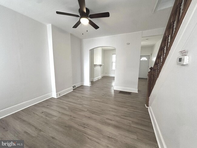 Building Photo - 7 6th Ave