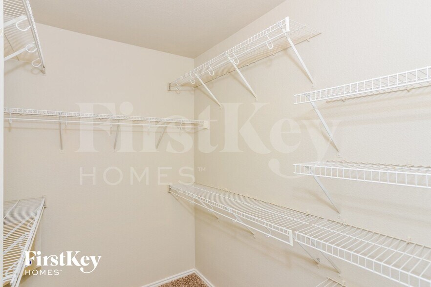 Building Photo - 13701 Laramie Hill