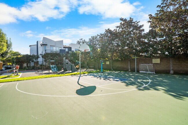 Building Photo - 5509 W 149th Pl