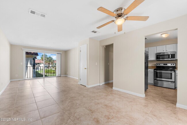 Building Photo - 7341 El Ocho Rd